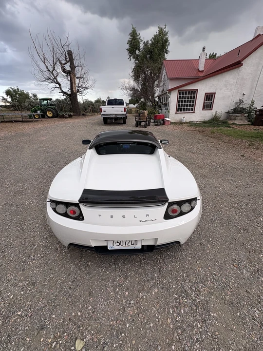 2010 Tesla Roadster - Image 11 of 31