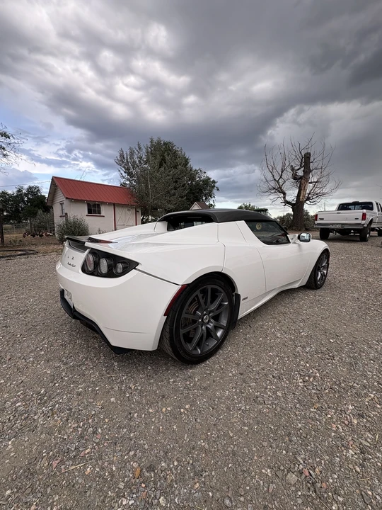 2010 Tesla Roadster - Image 10 of 31