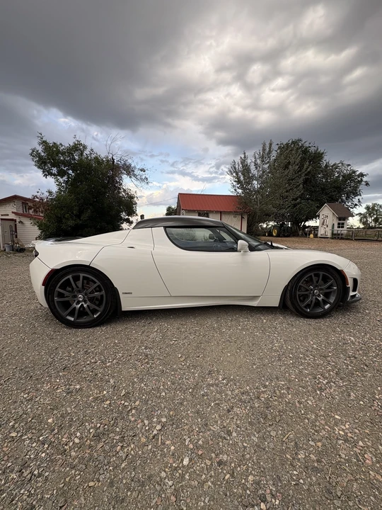 2010 Tesla Roadster - Image 9 of 31