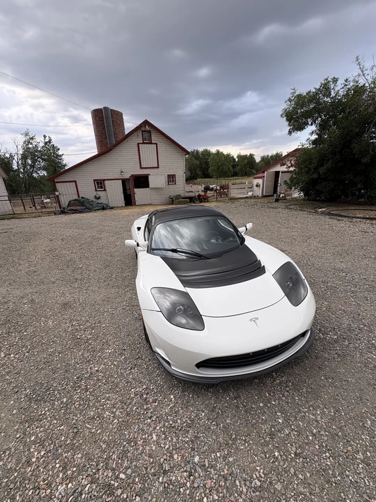 2010 Tesla Roadster - Image 4 of 31