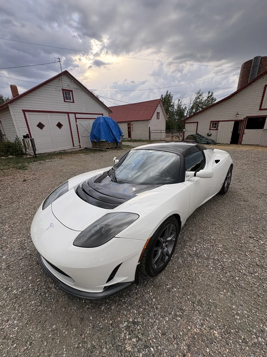 2010 Tesla Roadster - Image 2 of 31