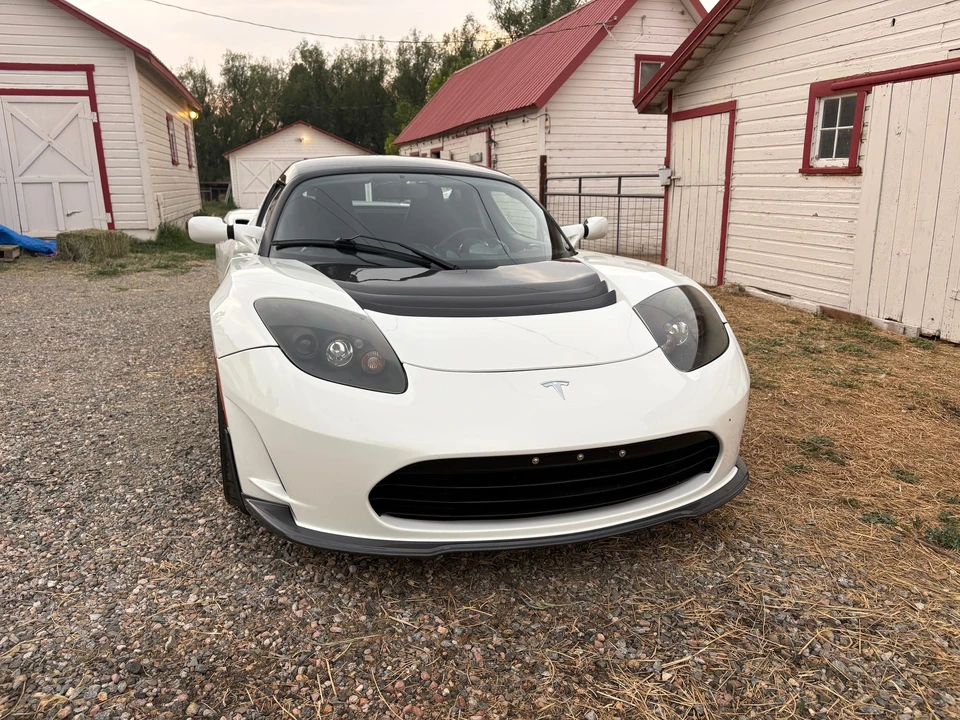 2010 Tesla Roadster - Image 31 of 31