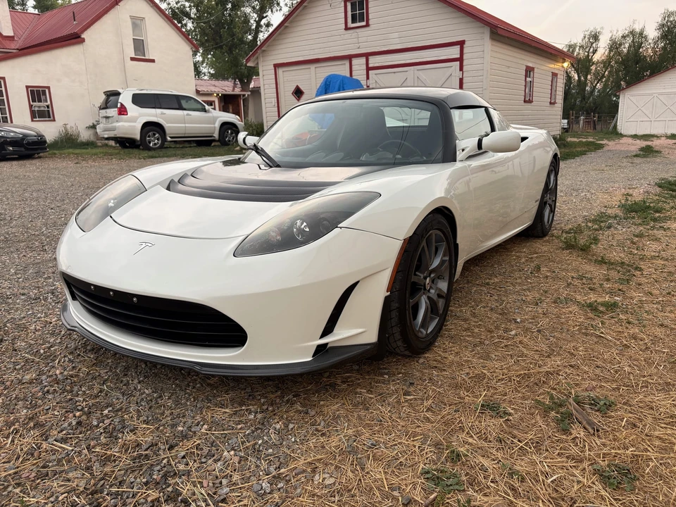 2010 Tesla Roadster - Image 29 of 31