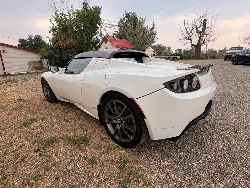 2010 Tesla Roadster - Image 26 of 31