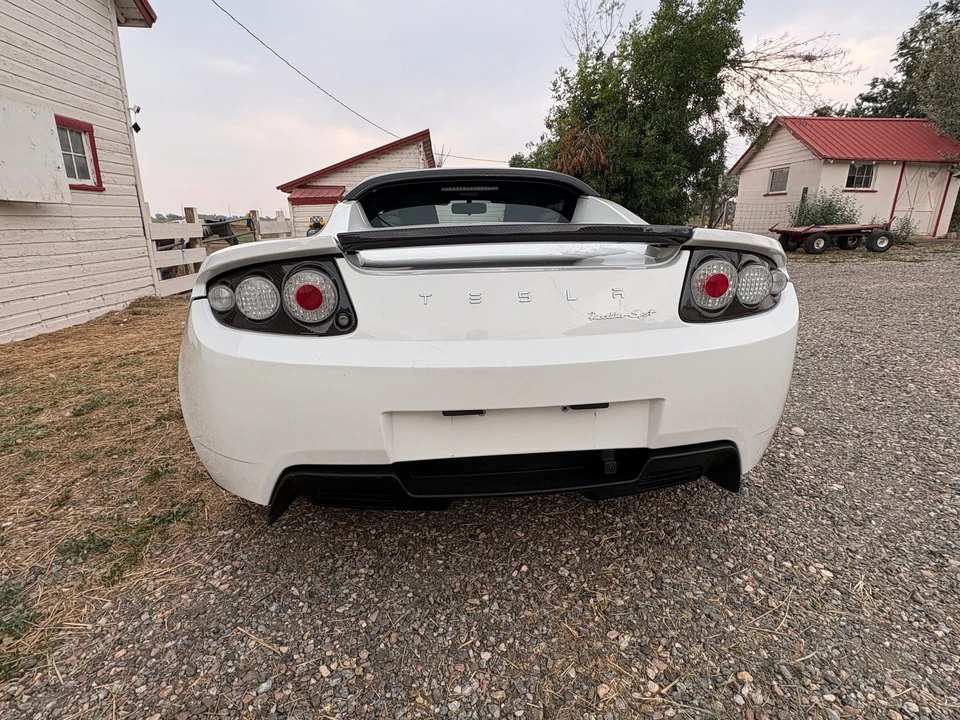 2010 Tesla Roadster - Image 23 of 31