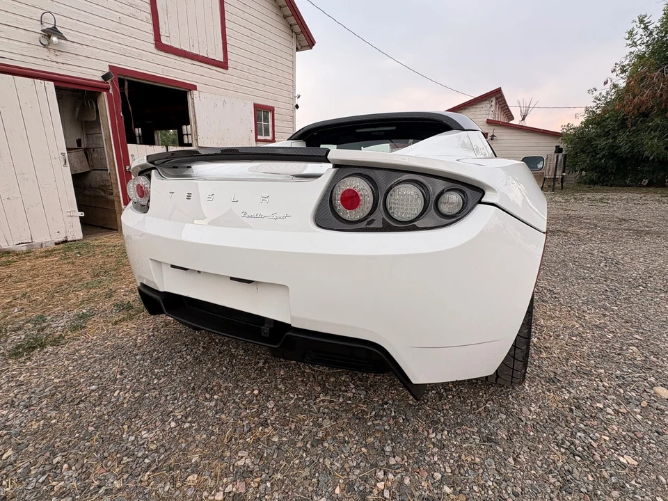2010 Tesla Roadster - Image 19 of 31