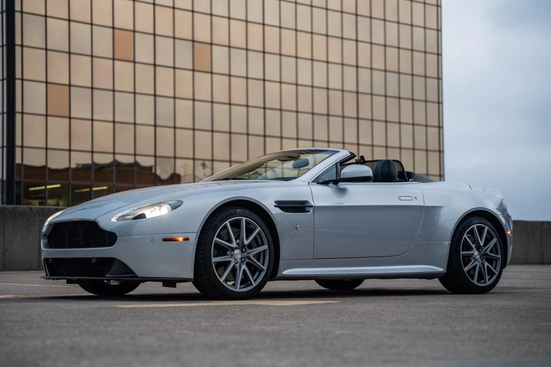 2011 Aston Martin V8 Vantage (2006-2017) - Image 6 of 31