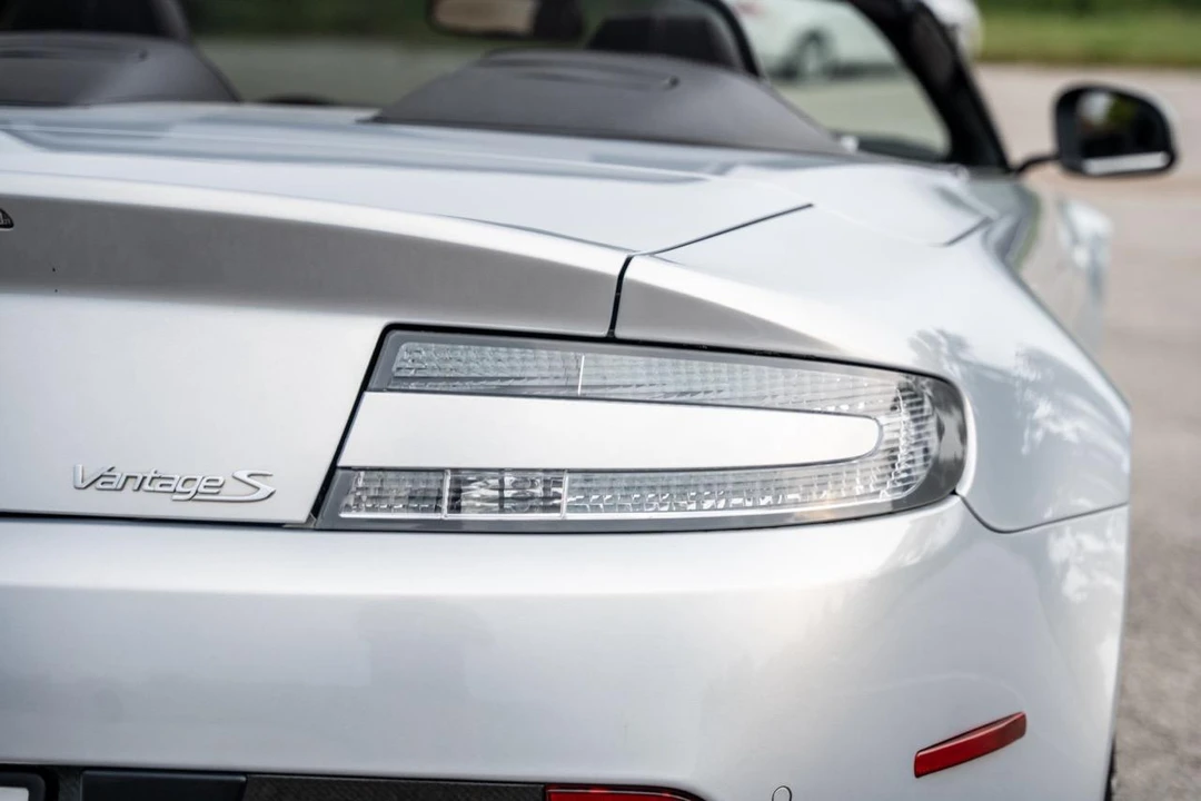 2011 Aston Martin V8 Vantage (2006-2017) - Image 16 of 31