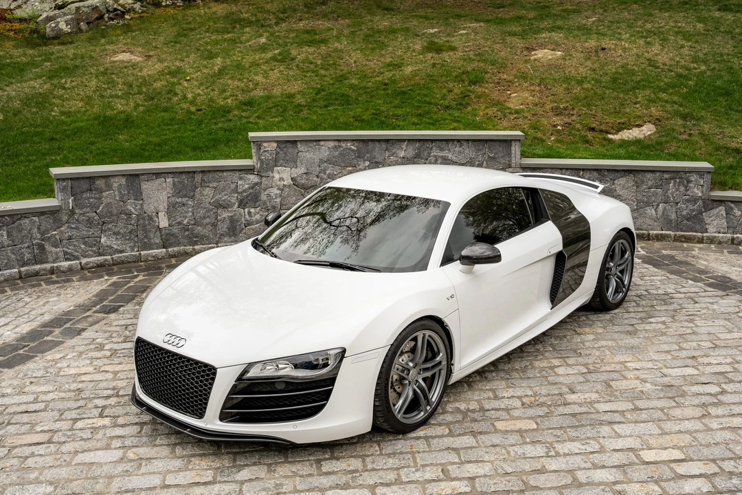 2011 Audi 42 R8 - Image 2 of 31