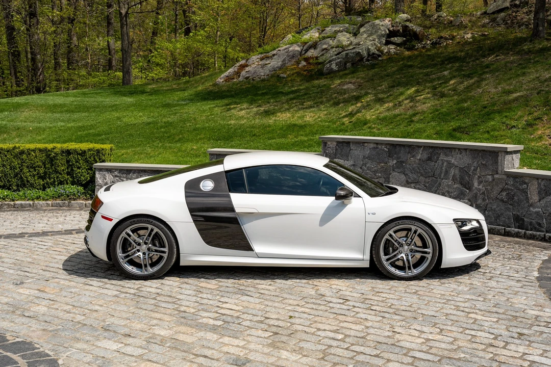 2011 Audi 42 R8 - Image 10 of 31