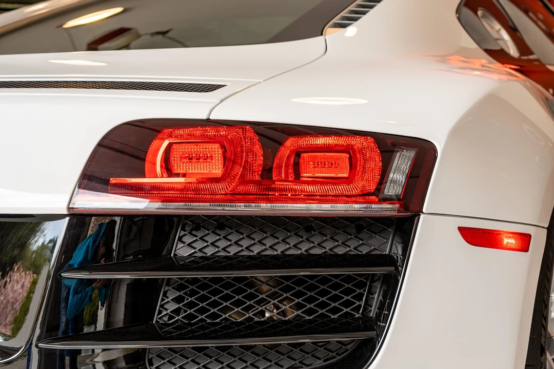 2011 Audi 42 R8 - Image 27 of 31