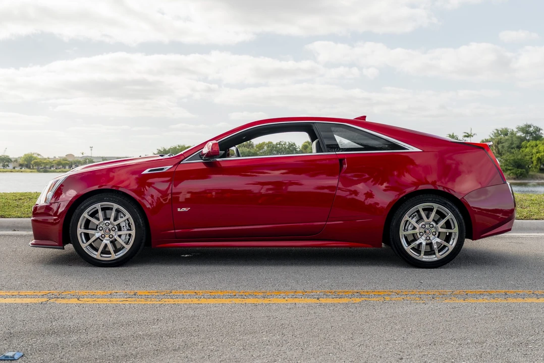 2011 Cadillac CTS-V 2nd Gen - Image 2 of 31