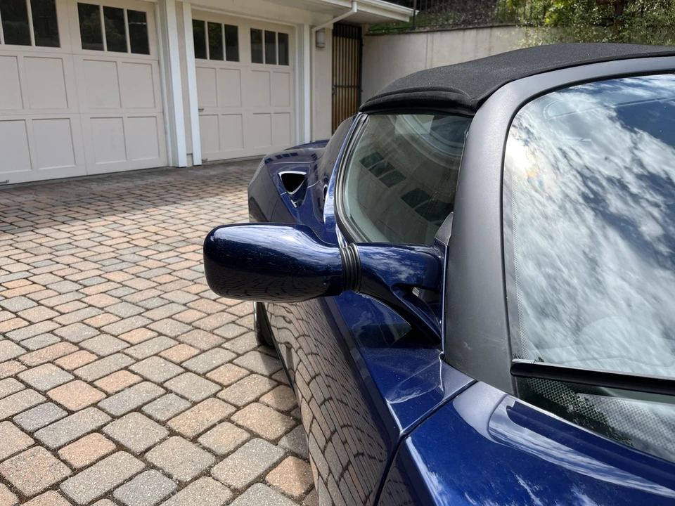 2011 Tesla Roadster - Image 16 of 31