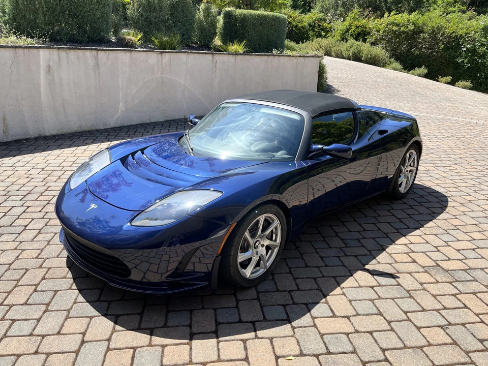 2011 Tesla Roadster - Image 2 of 31