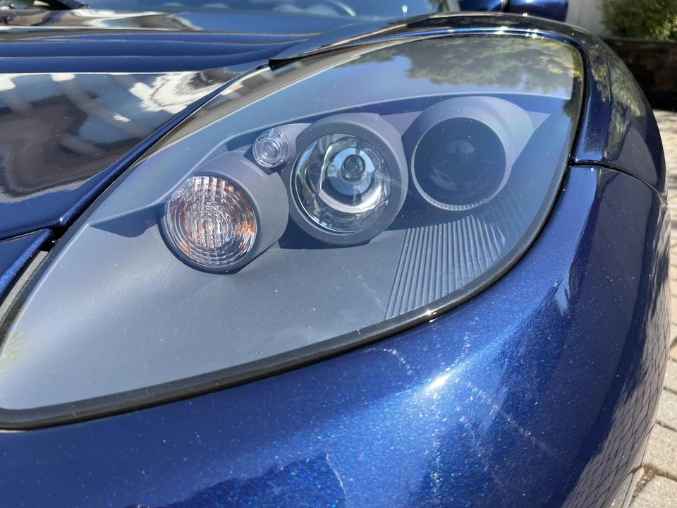 2011 Tesla Roadster - Image 23 of 31