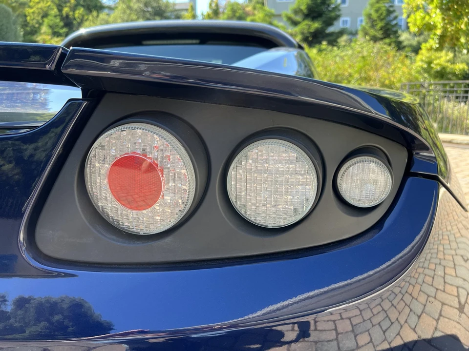2011 Tesla Roadster - Image 25 of 31
