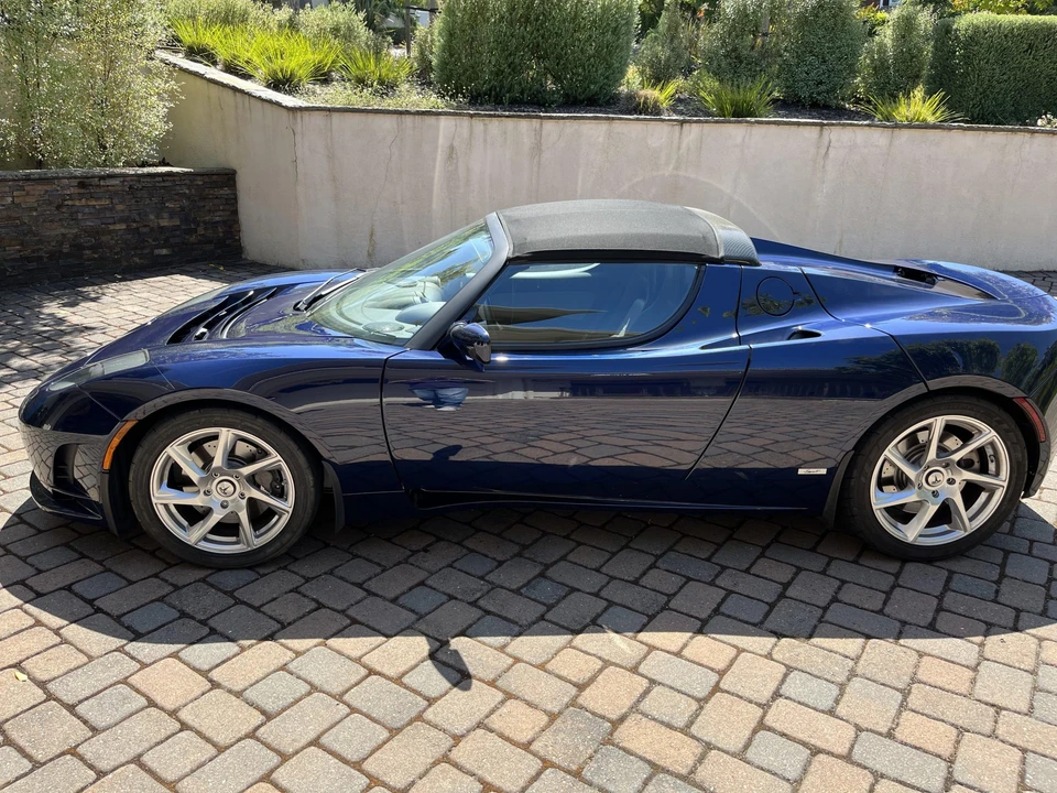 2011 Tesla Roadster - Image 11 of 31