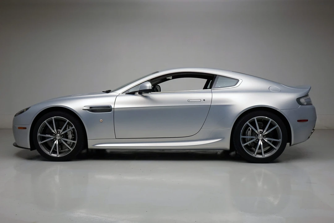 2012 Aston Martin V8 Vantage (2006-2017) - Image 2 of 31