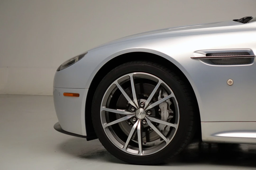 2012 Aston Martin V8 Vantage (2006-2017) - Image 28 of 31