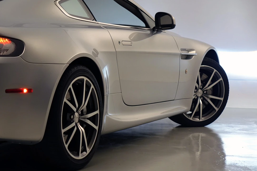 2012 Aston Martin V8 Vantage (2006-2017) - Image 19 of 31
