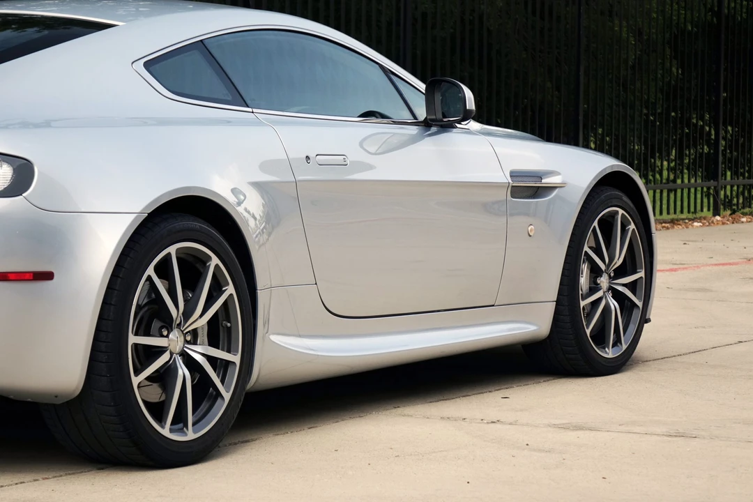 2012 Aston Martin V8 Vantage (2006-2017) - Image 18 of 31