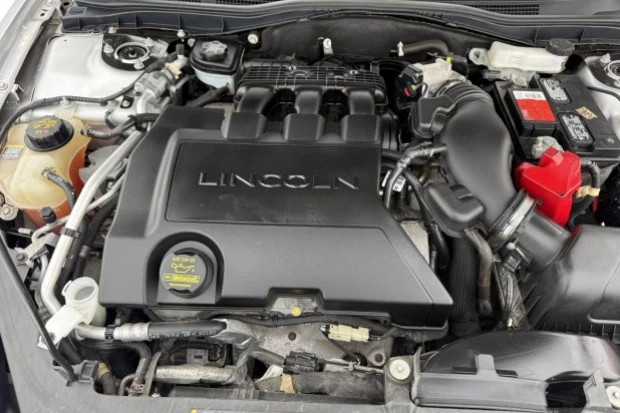 2012 Lincoln MKZ - Image 6 of 8