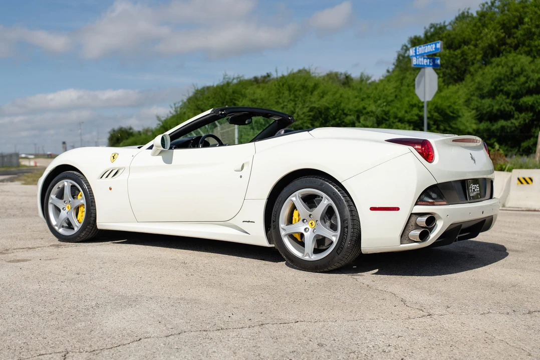 2013 Ferrari California 30 - Image 16 of 31