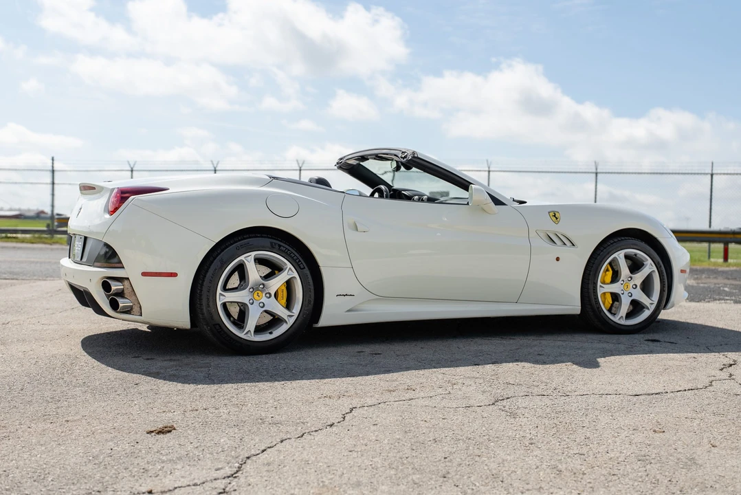 2013 Ferrari California 30 - Image 10 of 31