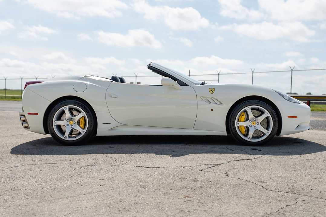 2013 Ferrari California 30 - Image 9 of 31