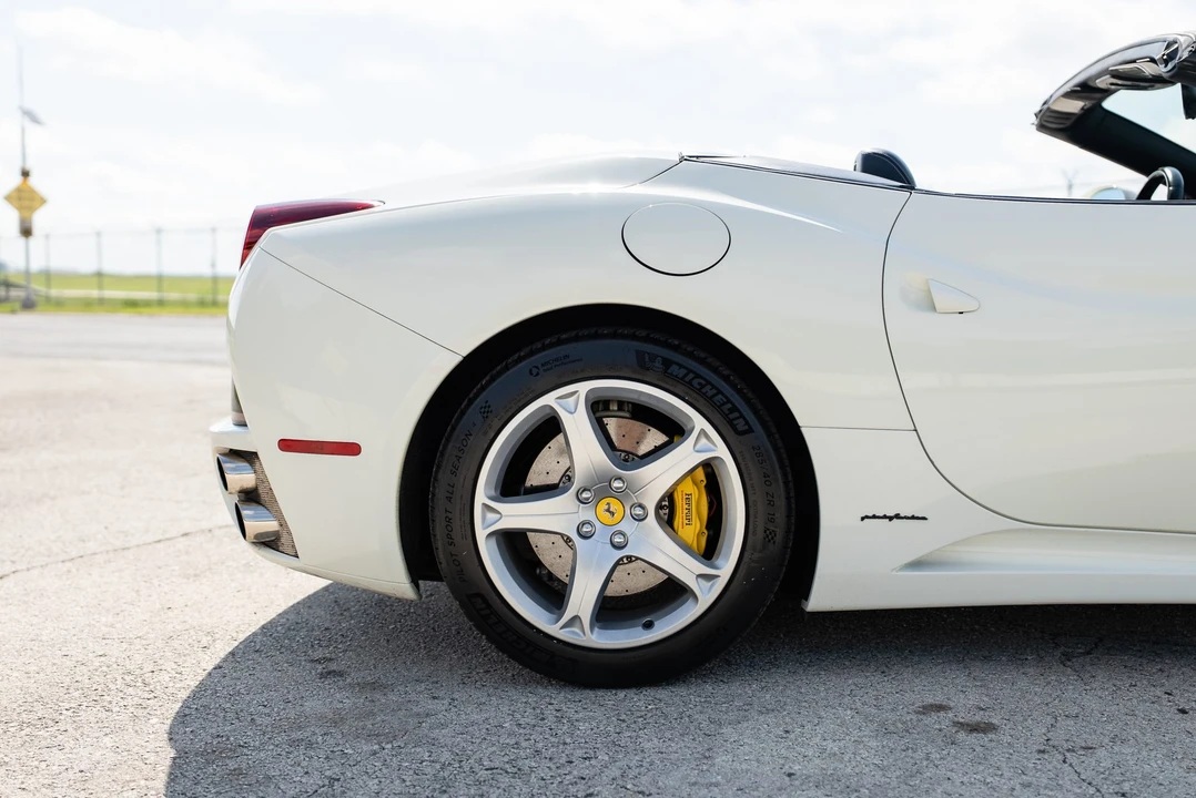 2013 Ferrari California 30 - Image 28 of 31