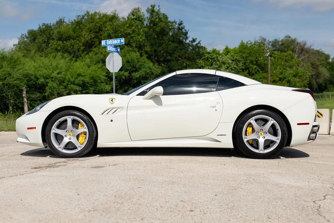 2013 Ferrari California 30 - Image 25 of 31