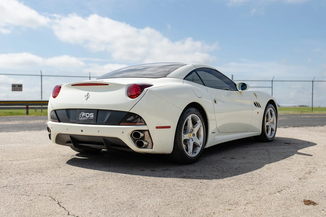 2013 Ferrari California 30 - Image 22 of 31