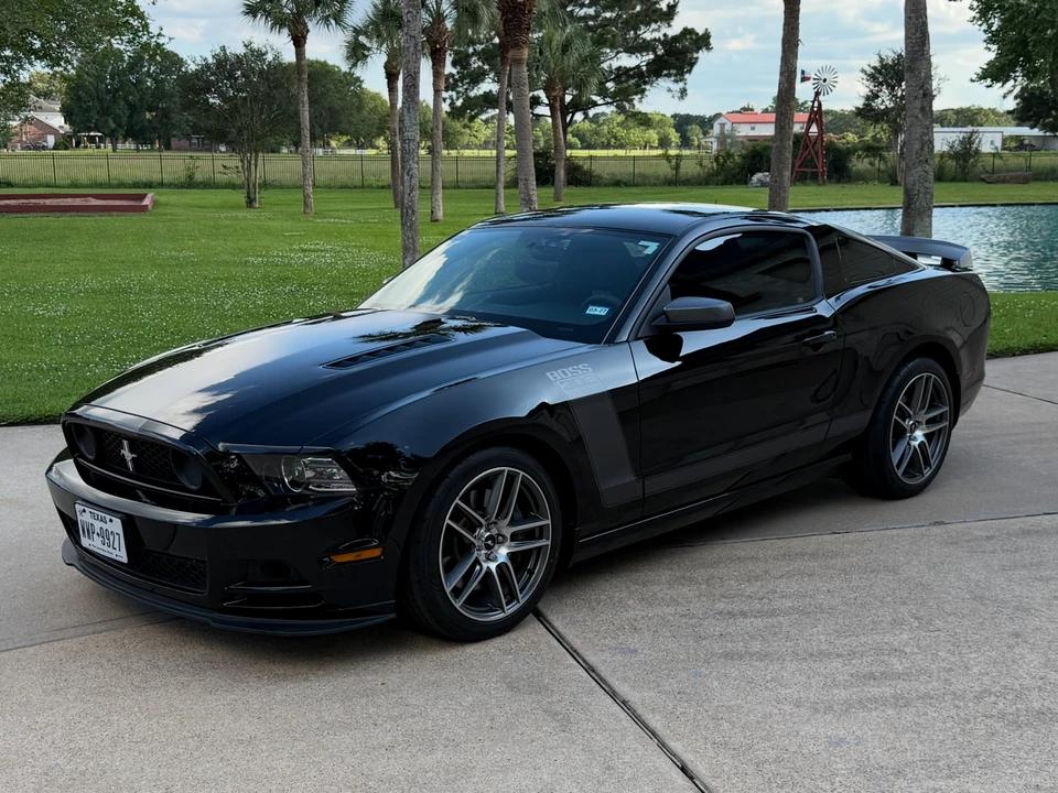 2013 Ford S197 Mustang Boss 302 - Image 2 of 31