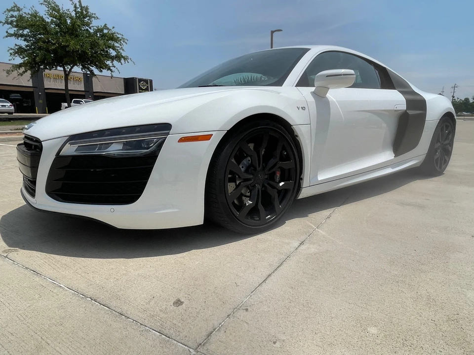 2014 Audi 42 R8 - Image 10 of 31