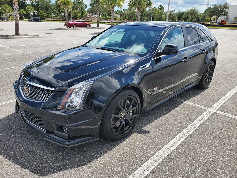 2014 Cadillac CTS-V 2nd Gen - Image 2 of 31