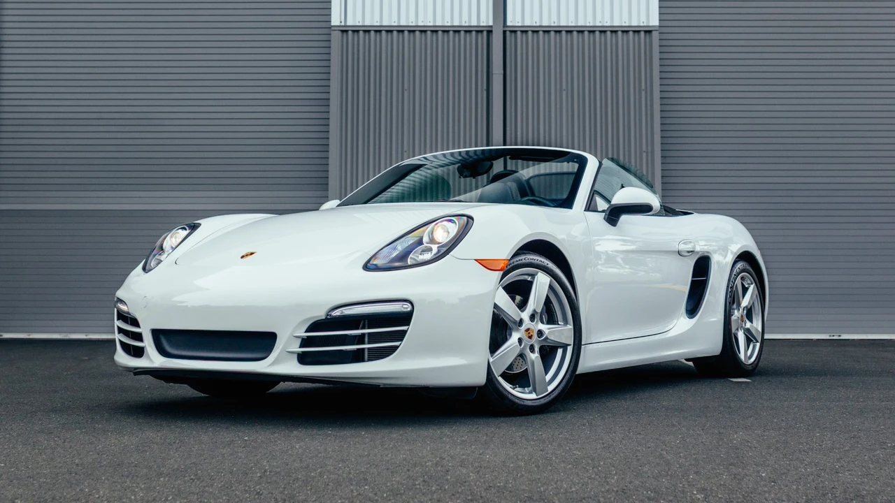 2014 Porsche 981 Boxster - Image 2 of 31