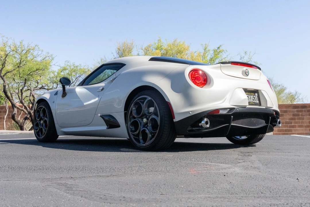 2015 Alfa Romeo 4C Coupe - Image 9 of 31