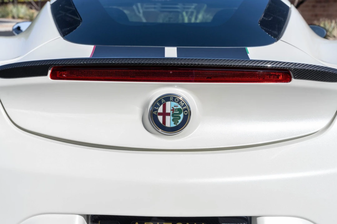 2015 Alfa Romeo 4C Coupe - Image 28 of 31