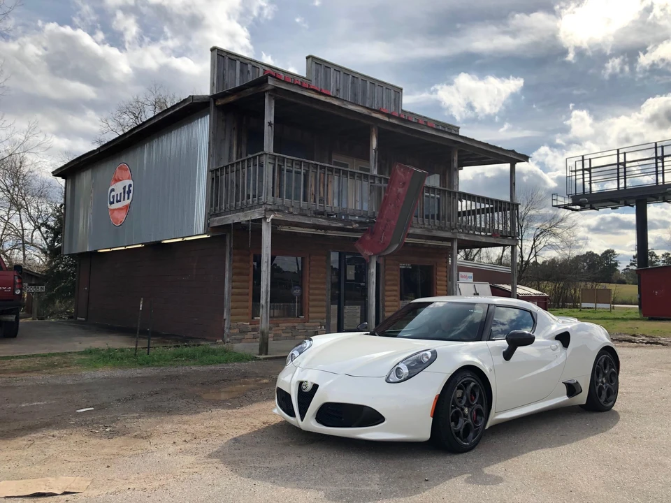 2015 Alfa Romeo 4C Coupe - Image 2 of 31