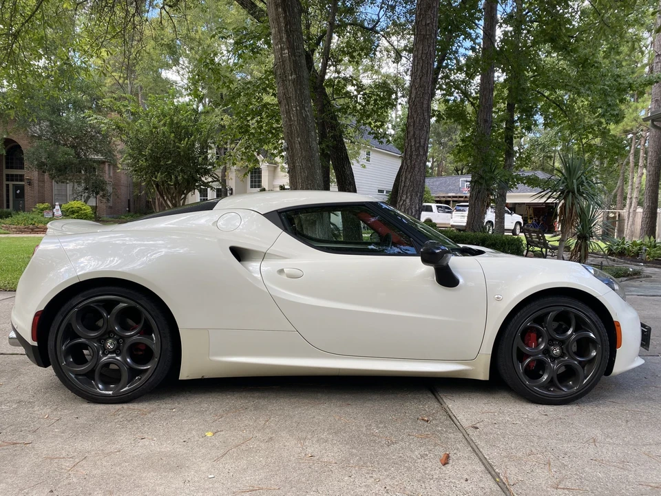 2015 Alfa Romeo 4C Coupe - Image 10 of 31