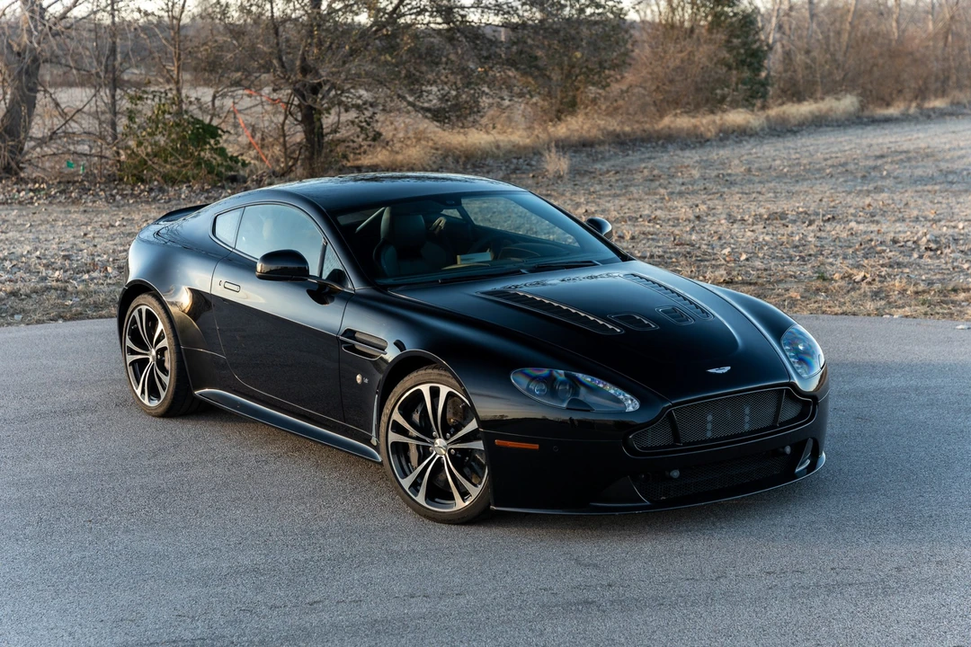 2015 Aston Martin V12 Vantage (2010-2018) - Image 12 of 31