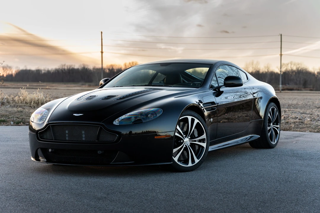 2015 Aston Martin V12 Vantage (2010-2018) - Image 4 of 31