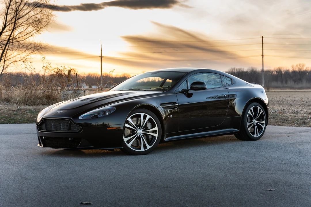 2015 Aston Martin V12 Vantage (2010-2018) - Image 3 of 31