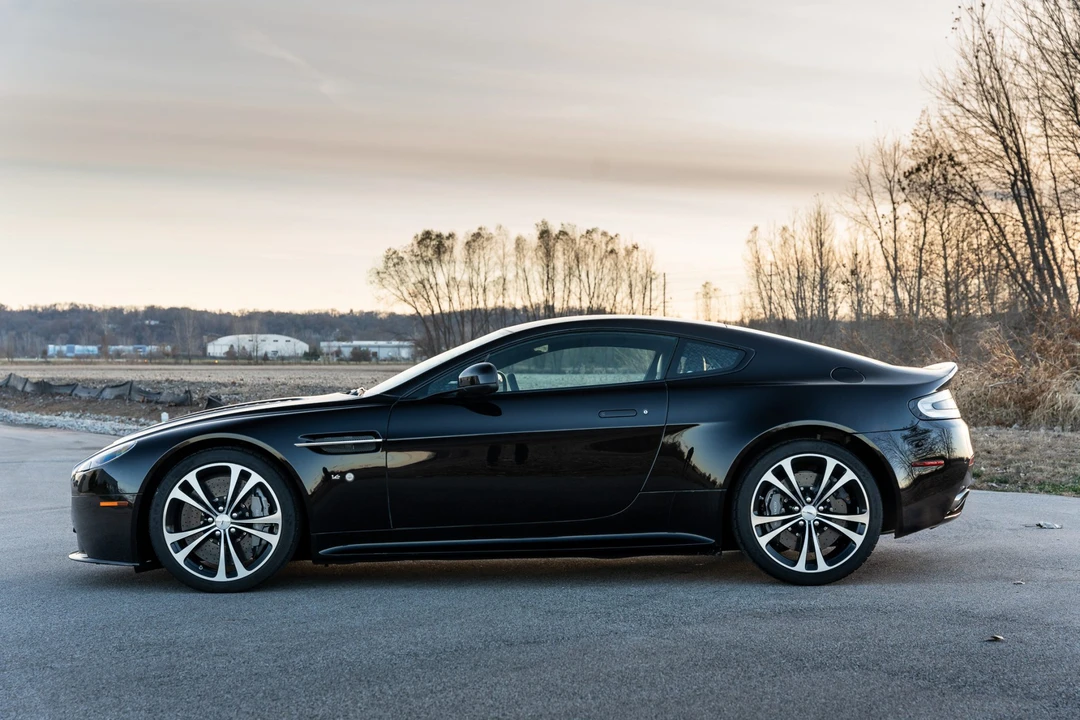 2015 Aston Martin V12 Vantage (2010-2018) - Image 29 of 31