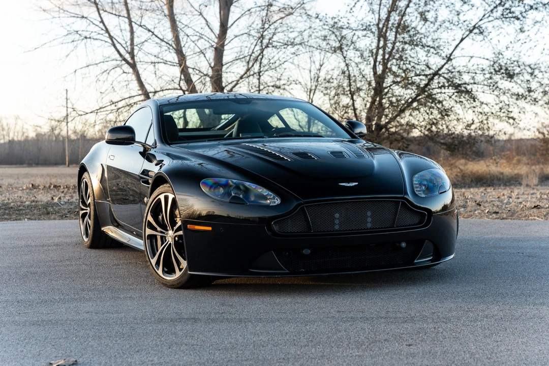 2015 Aston Martin V12 Vantage (2010-2018) - Image 9 of 31