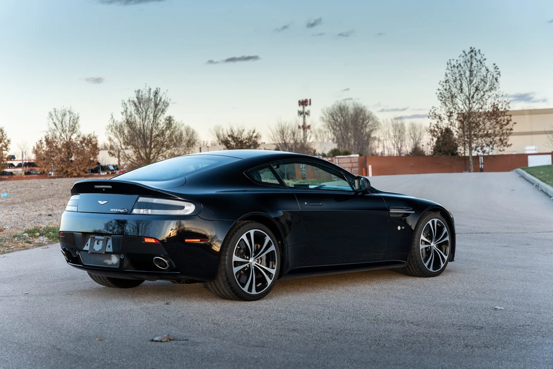 2015 Aston Martin V12 Vantage (2010-2018) - Image 17 of 31