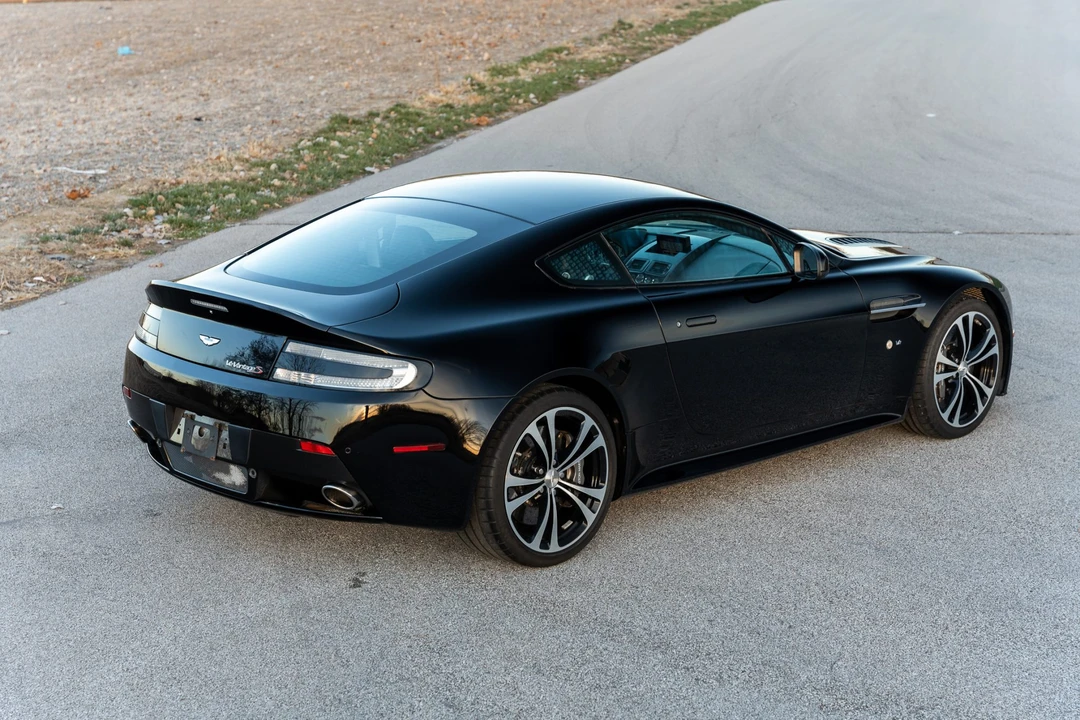 2015 Aston Martin V12 Vantage (2010-2018) - Image 20 of 31