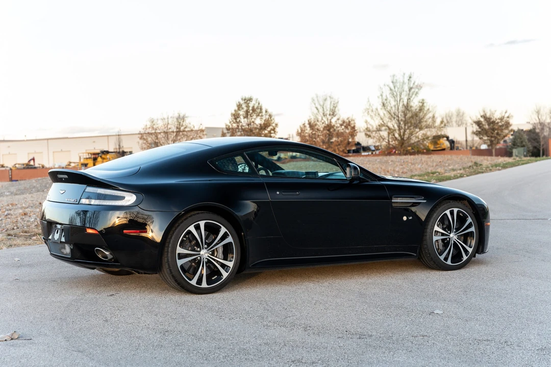2015 Aston Martin V12 Vantage (2010-2018) - Image 16 of 31