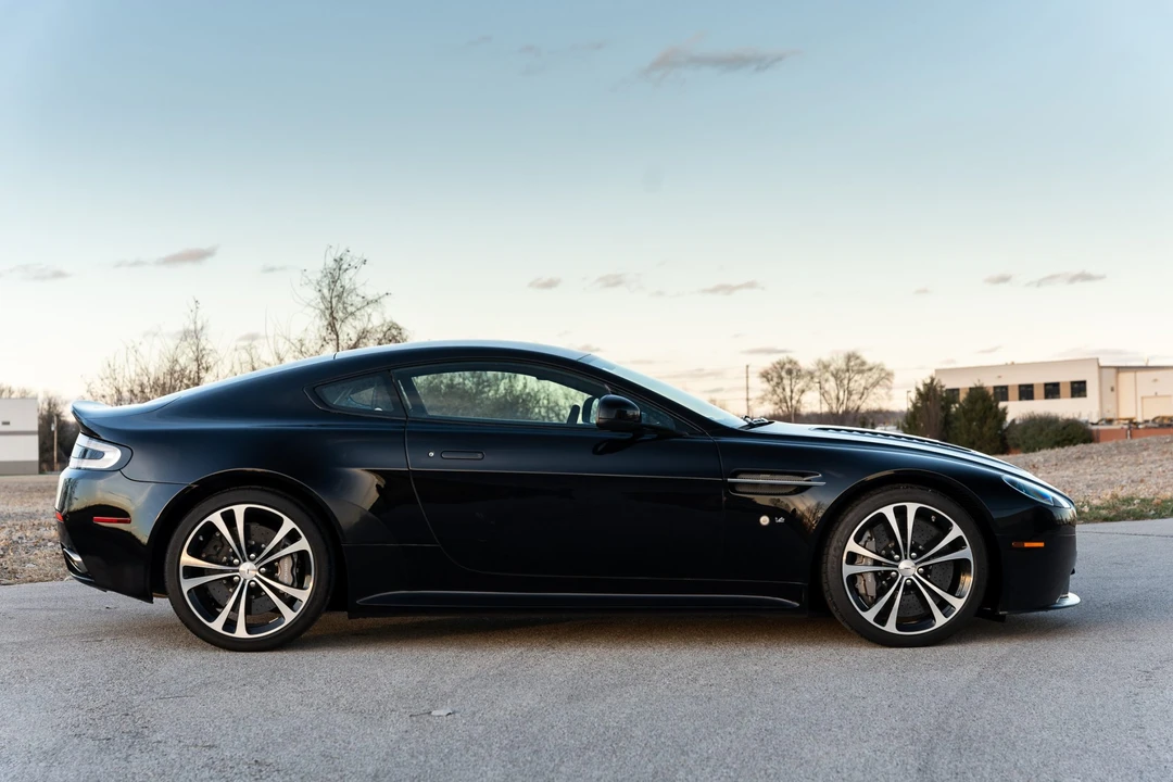 2015 Aston Martin V12 Vantage (2010-2018) - Image 15 of 31