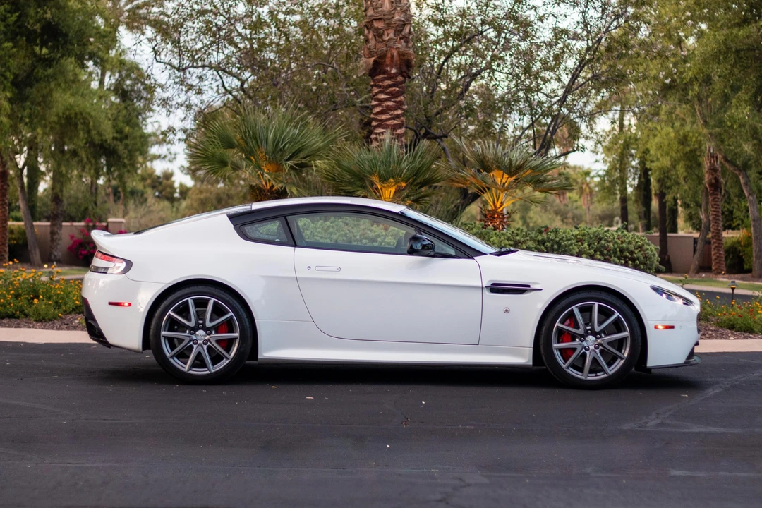 2015 Aston Martin V8 Vantage (2006-2017) - Image 13 of 31